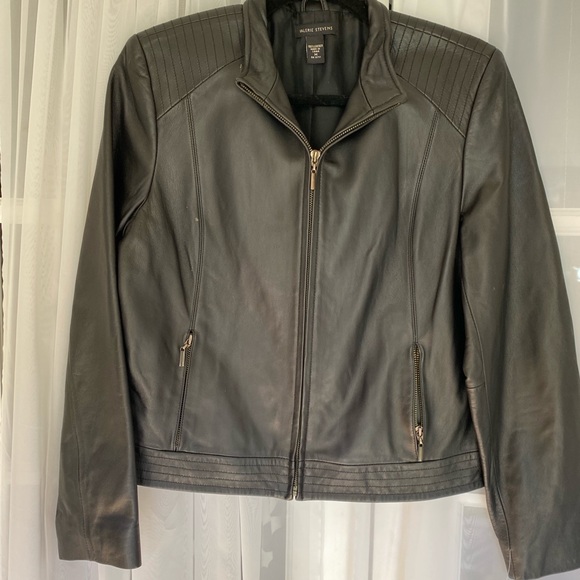 Valerie Stevens Womans Black leather Jacket 
Size M
Never worn. - Picture 2 of 4